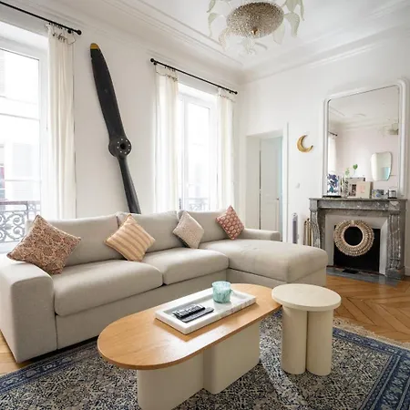 Guestready - A Classic Touch Of Parisian Glamour * Parigi
